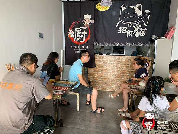 蜀一蜀二冒菜運營部：走訪加盟商門店，保證產(chǎn)品質(zhì)量